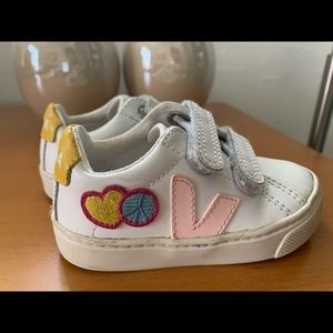 Veja toddler girl size 7